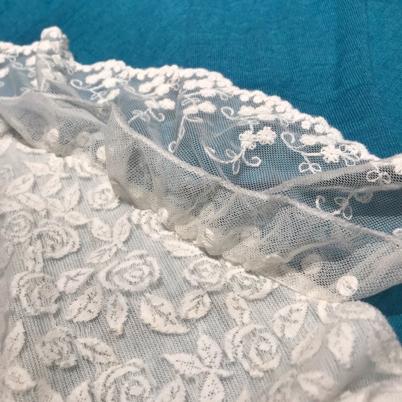 White lace scarf - Picture 2 of 7